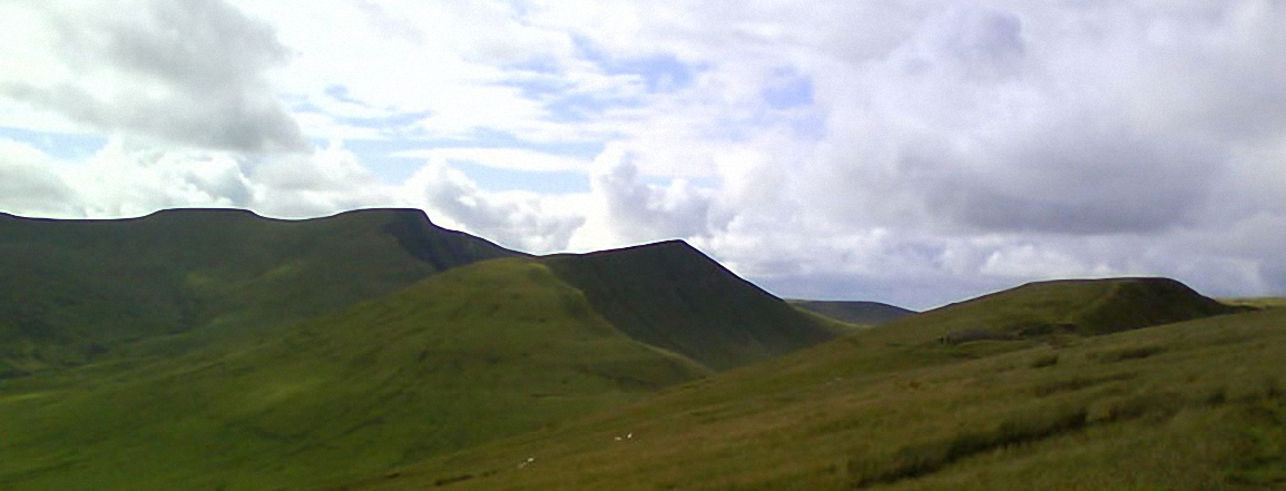 Corn Du, Pen y Fan, Cribyn and Fan y Big from Craig Cwareli