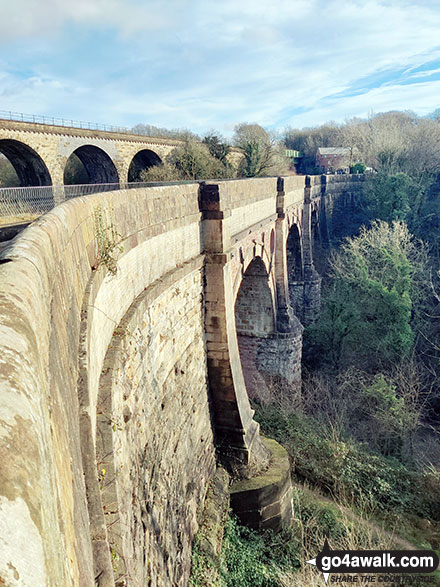 Walk gm150 Great Dove Stone Rocks Stable Stones Brow (Hoarstone Edge) from Dove Stone Reservoir - Marple Bridge Aqueduct on the Peak Forest Canal