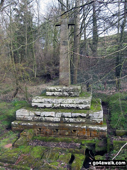 Walk n170 Weetwood Moor, Dod Law, Doddington and The River Glen from Wooler - Doddington War Memorial