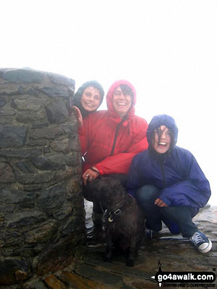 Walk gw100 Mount Snowdon (Yr Wyddfa) from Pen-y-Pass - Jane, Holly, William and Gnasher Bishop on the top of Snowdon