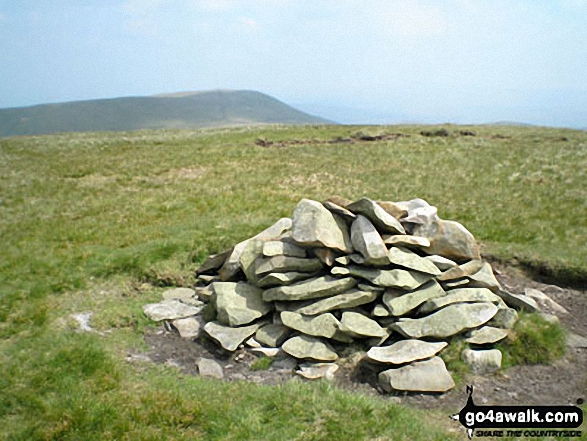 Walk c422 Hooksey, Randygill Top and Green Bell from Bowderdale Foot - The cairn on Randygill Top