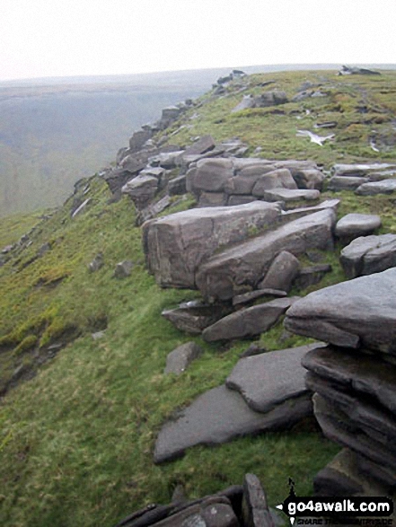 Walk gm150 Great Dove Stone Rocks Stable Stones Brow (Hoarstone Edge) from Dove Stone Reservoir, Greenfield - On Stable Stones Brow (Hoarstone Edge)