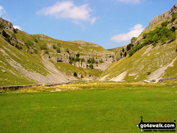 Walk ny122 Gordale Scar and Malham Cove via Shorkley Hill from Malham - Approaching Gordale Scar nr Malham Cove