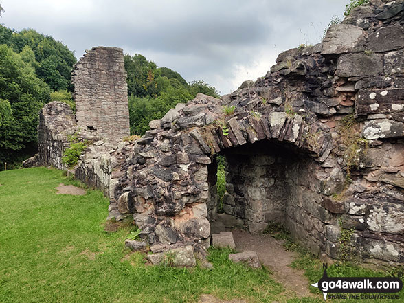 Walk ch142 The Sandstone Trail, Beeston Castle and Higher Burwardsley from Tarporley - Part of Beeston Castle's Outer Bailey