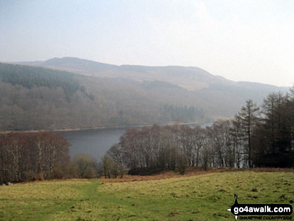 Walk d136 Crook Hill (Ladybower) from Ladybower Reservoir - Hurkling Stones and Whinstone Lee Tor beyond Ladybower Reservoir