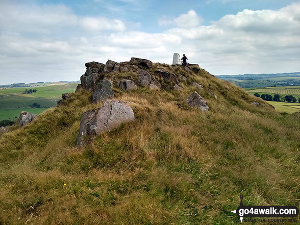 Walk s233 Sheen, Brund, Reaps Moor and Fawfield Head from Longnor - Sheen Hill