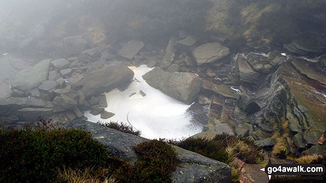 Walk d201 Seal Stones (Kinder Scout) and Seal Edge from Birchin Clough - Caldron on a misty Kinder Scout