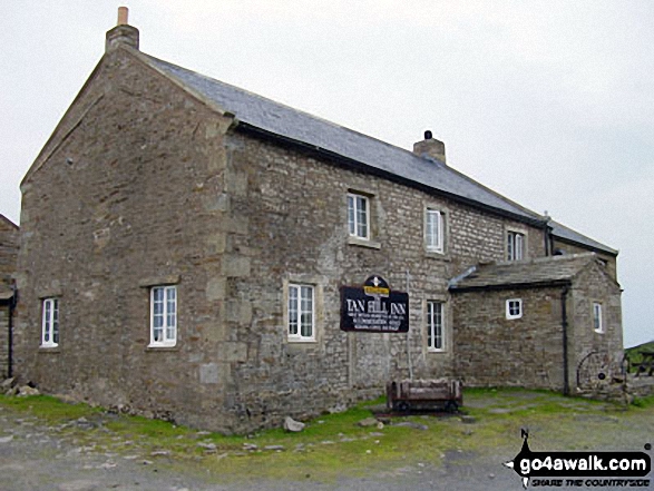 Walk ny145 Tan Hill and Robert's Seat from Keld - The Tan Hill Inn, Tan Hill