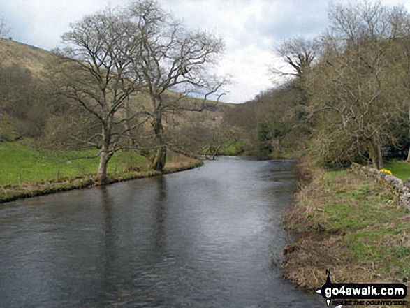 Walk d206 Monsal Dale and Ashford in the Water from Bakewell - The River Wye at Monsal Head