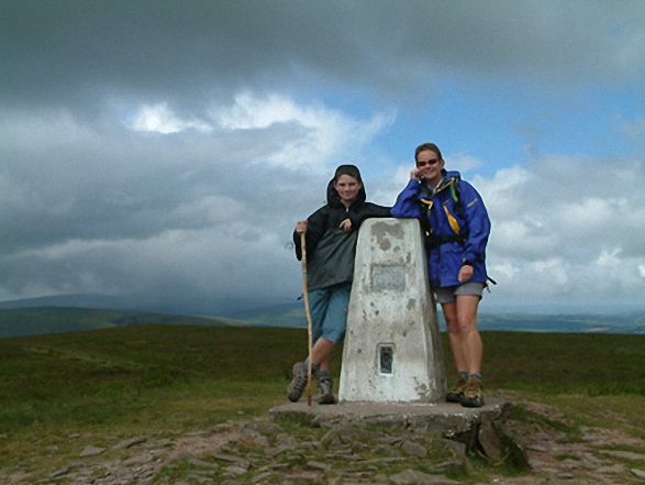 Walk po154 Craig Cerrig-gleisiad and Fan Frynych from near Libanus - Nen and Nicola on Fan Frynach