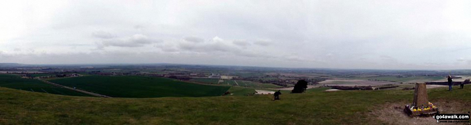 Walk bu141 Beacon Hill from Dagnall - The view from the summit of Ivinghoe Beacon