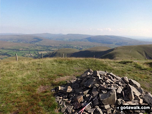 Walk c180 The Howgills from Low Carlingill Bridge - The summit cairn on Calders