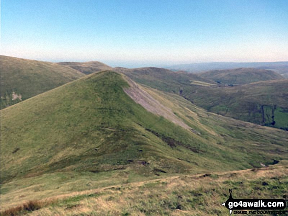 Walk c336 Calders, The Calf and Yarlside via Cautley Spout from The Cross Keys - Kensgriff from Yarlside