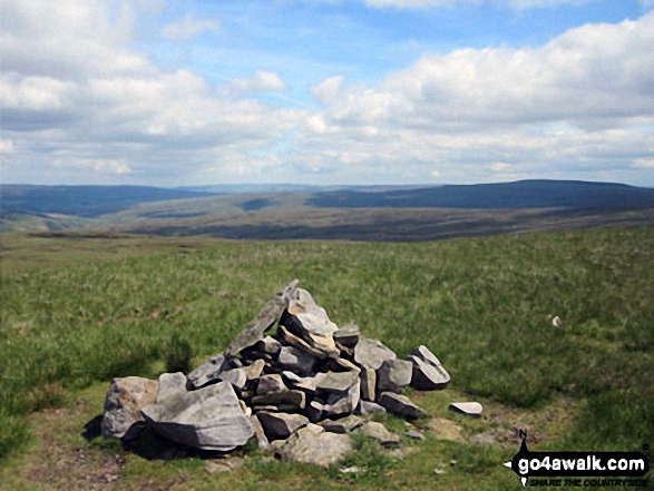 A cairn near High Seat (Mallerstang)