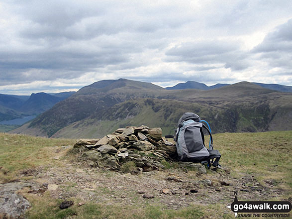 Walk c413 Burnbank Fell, Gavel Fell and Hen Comb from Loweswater - Hen Comb summit cairn . . .