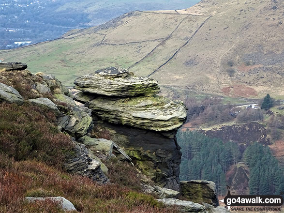 Walk gm150 Great Dove Stone Rocks Stable Stones Brow (Hoarstone Edge) from Dove Stone Reservoir, Greenfield - Ashway Rocks