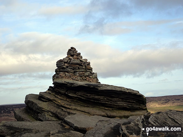 Walk gm150 Great Dove Stone Rocks Stable Stones Brow (Hoarstone Edge) from Dove Stone Reservoir, Greenfield - Great Dove Stone Rocks summit cairn