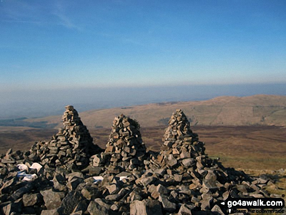 Walk ny129 Gragareth and Great Coum from Leck Fell House - The Three Men of Gragareth