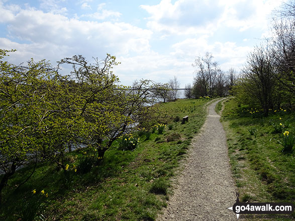 Walk gm116 Round Hill, Freeholds Top and Brown Wardle Hill from Watergrove Reservior - Lovely path by Watergrove Reservoir back to the start