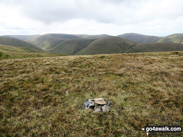 Walk c494 Green Bell, Randygill Top and Hooksey from Weasdale - The small cairn on the summit of Hooksey