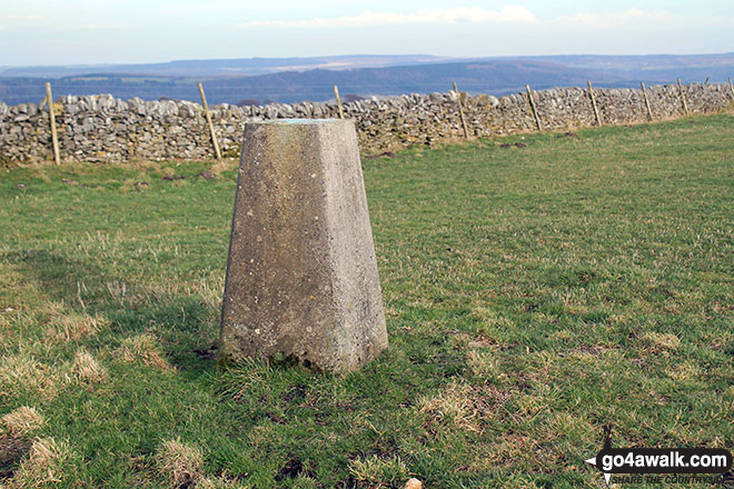 Walk d105 Over Haddon and Lathkill Dale from Monyash - Bole Hill (Bakewell) summit Trig Point