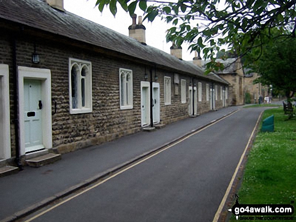 Walk ny242 Howl Dale from Thornton-le-Dale - Almhouses in Thornton-le-Dale