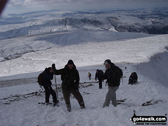 Walk po107 Y Gyrn, Corn Du and Pen y Fan from The Storey Arms Outdoor Centre - Nearing the summit of Pen y Fan