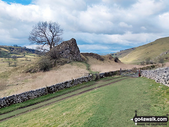 Walk d259 Hurdlow, High Wheeldon, Crowdecote, Upper Dove Dale and Pilsbury Castle Hills from Monyash - Pilsbury Castle Hills