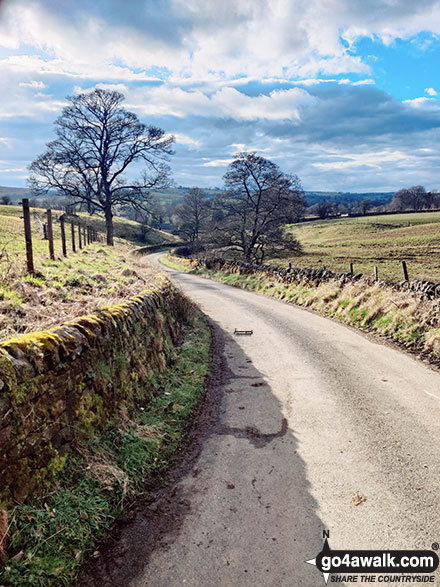 Walk d259 Hurdlow, High Wheeldon, Crowdecote, Upper Dove Dale and Pilsbury Castle Hills from Monyash - The beautiful Derbyshire countryside near Crowdecote