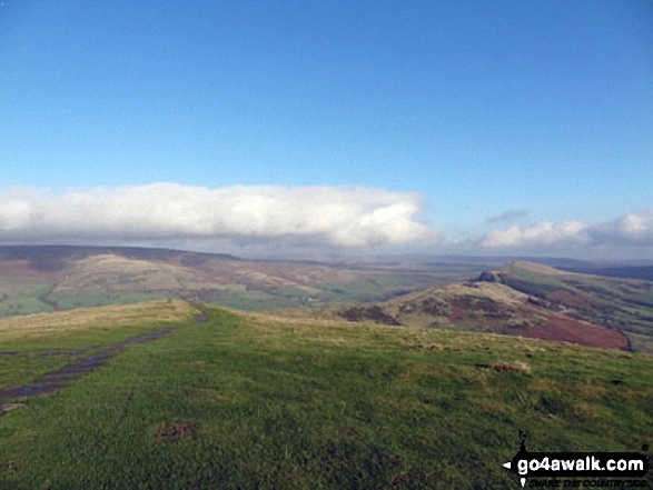 Alport Moor (left) and Hollins Cross, Back Tor (Hollins Cross) and Lose Hill (Ward's Piece) (right) from the summit of Mam Tor