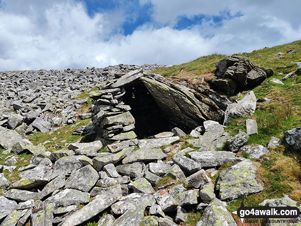 Walk gw139 Gyrn (Llanllechid) and Moel Wnion from Bont Newydd - Shelter on the upper slopes of Gyrn (Llanllechid)