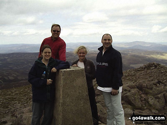 Walk Mount Keen walking UK Mountains in The East Mounth - Glen Shee and Mount Keen to Montrose  AberdeenshireAngus, Scotland