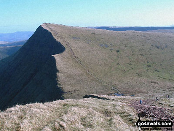 Walk po107 Y Gyrn, Corn Du and Pen y Fan from The Storey Arms Outdoor Centre - Cribyn from Pen y Fan