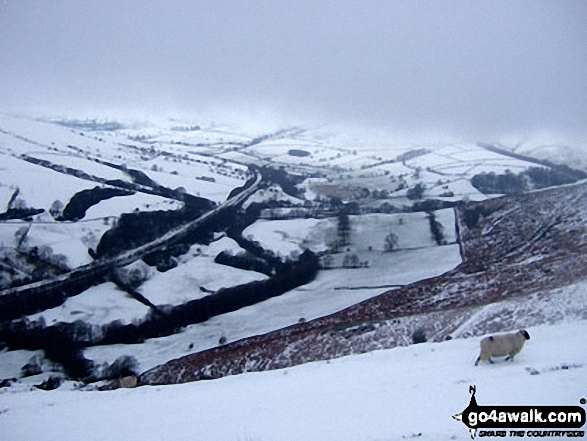 Walk d288 Winhill Pike from Hope - The Vale of Edale from Hope Bank, Winhill Pike (Win Hill) under a blanket of heavy snow