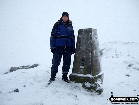 Walk d288 Winhill Pike from Hope - Carl 'Mozzer' Morris on the summit of Winhill Pike (Win Hill) during a blizzard