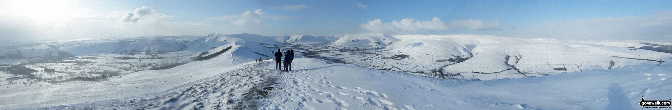 The Hope Valley (left), Mam Tor, The Vale of Edale and Kinder Scout (right) from Lose Hill (Ward's Piece) in arctic snow conditions