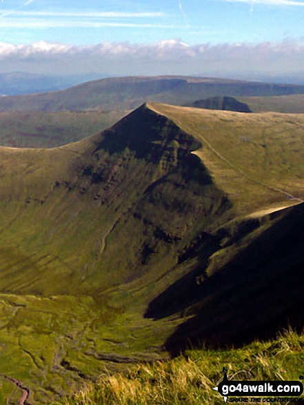 Walk po107 Y Gyrn, Corn Du and Pen y Fan from The Storey Arms Outdoor Centre - Cribyn and Craig Cwm Sere from Pen y Fan