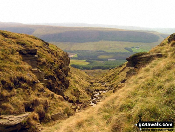 Walk d174 Millstone Rocks and Lad's Leap from Crowden - Above Highstone Rocks, looking across to Rhodeswood Reservoir