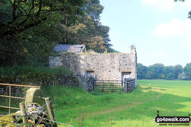 Walk d152 Monyash, Youlgreave, Bradford Dale, Middleton-by-Youlgreave and Kenslow Knoll from Sparklow, Hurdlow - Ruin beside Green Lane (Friden) near Mere Farm