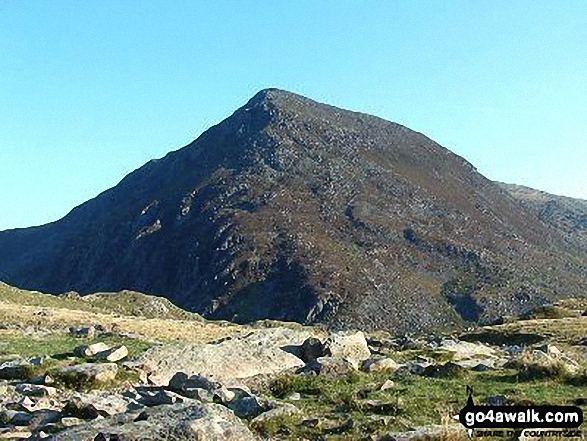 Walk gw219 Llyn y Cwn from Ogwen Cottage, Llyn Ogwen - Pen Yr Ole Wen from near Llyn Idwal