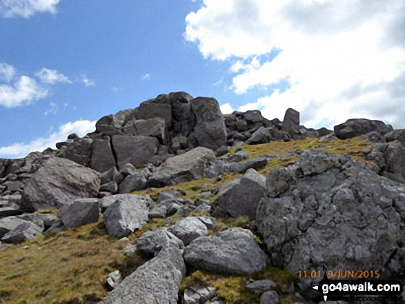 Approaching the summit of Moel Lefn