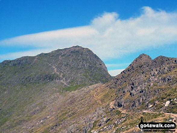 Walk gw117 Snowdon and Yr Aran via The Watkin Path from Bathania, Nantgwynant - The final scree path up to the summit of Snowdon (Yr Wyddfa) from the Watkin Path on Bwlch Ciliau