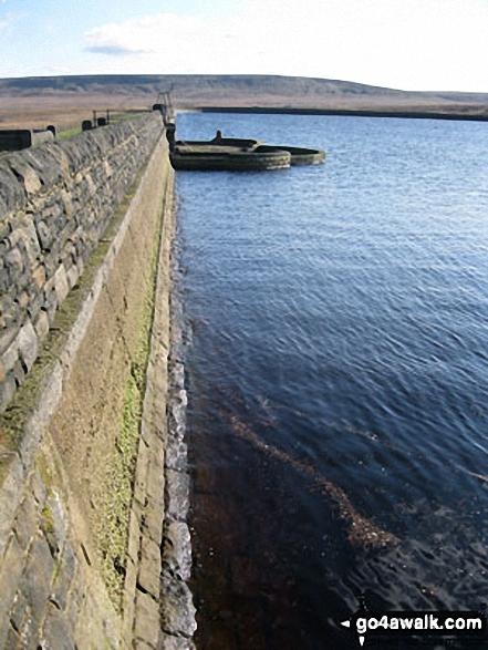 Walk wy171 Dog Hill (Rishworth Moor) from Ryburn Reservoir - Green Withens Reservoir