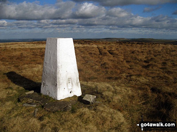 Walk wy171 Dog Hill (Rishworth Moor) from Ryburn Reservoir - Dog Hill (Rishworth Moor) summit trig point