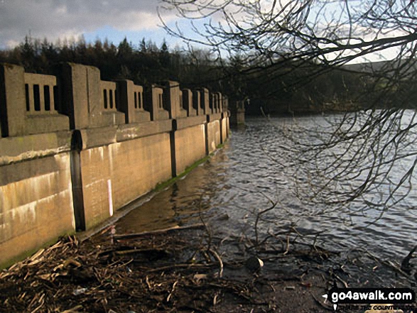 Walk wy171 Dog Hill (Rishworth Moor) from Ryburn Reservoir - Ryburn Reservoir dam