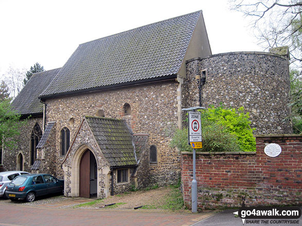 Walk nf101 Pulls Ferry and The River Wensum from Norwich - St Julian's Church, St Julian's Alley, Norwich