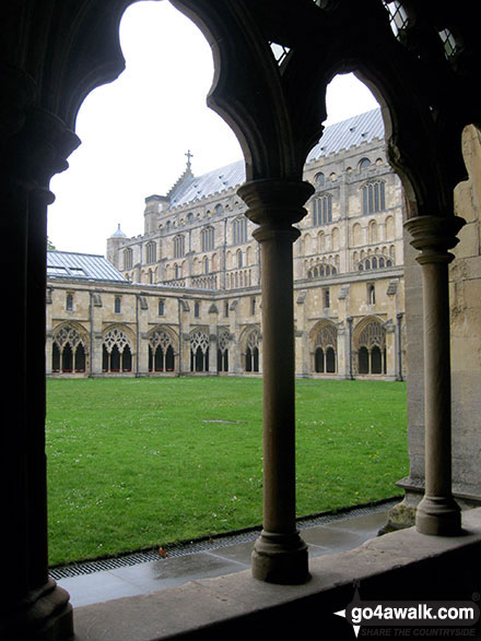 Walk nf101 Pulls Ferry and The River Wensum from Norwich - Norwich Cathedral Cloisters