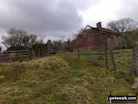 The ruined Mareknowles Farm above Greasley Hollow