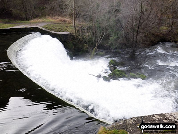 Walk d206 Monsal Dale and Ashford in the Water from Bakewell - Weir on the The River Wye in Monsal Dale