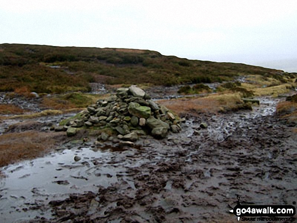 Cairn on the Cut Gate Path (Bridleway)